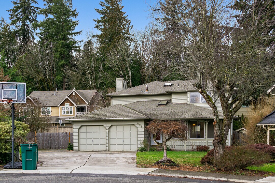 4521 186th Ave SE in Issaquah, WA - Building Photo