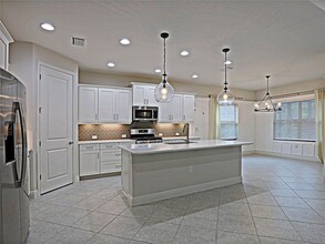 7652 Cypress Walk Dr in Ft. Myers, FL - Building Photo - Building Photo