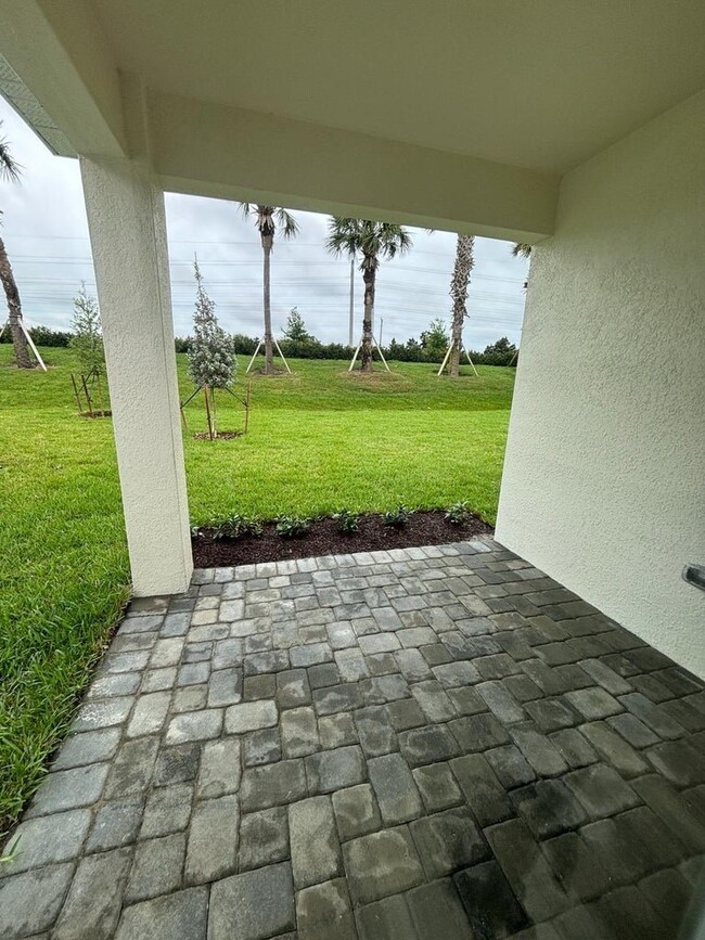 8666 Dahlia Cir in Port St. Lucie, FL - Building Photo - Building Photo