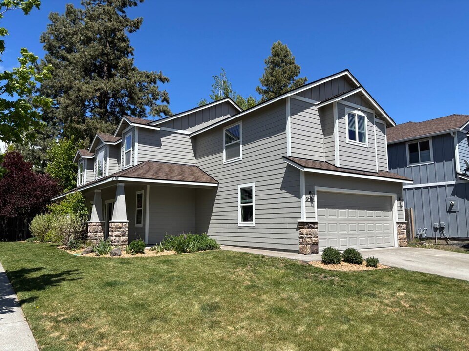 61115 Kepler St in Bend, OR - Building Photo