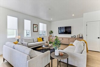 1055 W 550 S in American Fork, UT - Building Photo - Building Photo