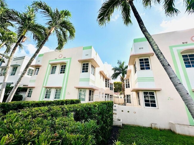 540 15th St, Unit 203 in Miami Beach, FL - Foto de edificio - Building Photo