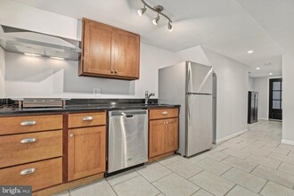 5 Girard St NE, Unit BSMT in Washington, DC - Building Photo - Building Photo