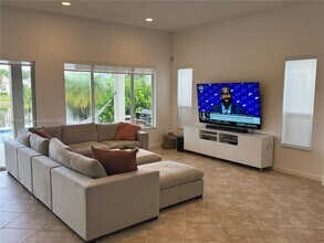 7817 NW 121st Way in Parkland, FL - Building Photo - Building Photo