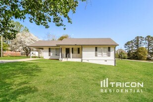 155 Stacia Dr in Covington, GA - Building Photo