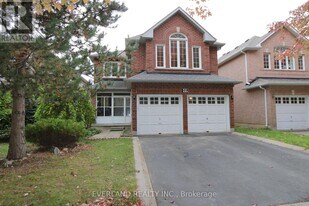 49 Falling River Dr in Richmond Hill, ON - Building Photo