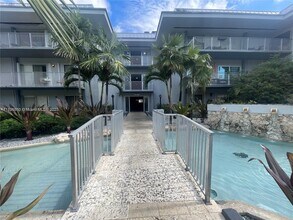 7401 SW 82nd St, Unit 210S in Coral Gables, FL - Building Photo - Building Photo