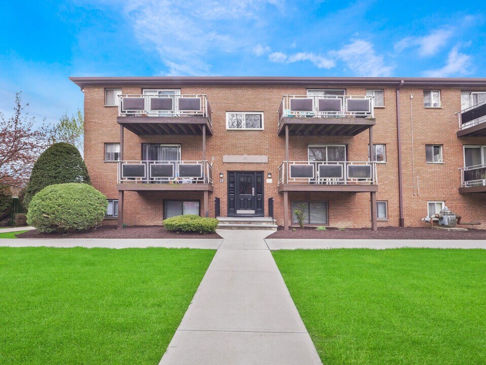 27 Tanager Rd in Monroe, NY - Building Photo