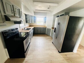 2655 SE Carroll St in Stuart, FL - Building Photo - Building Photo