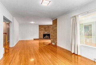 1205 W Oak Ave in Jonesboro, AR - Building Photo - Building Photo