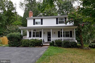 8470 Misty Blue Ct in Springfield, VA - Building Photo - Building Photo