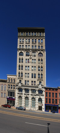 Genesee Tower in Utica, NY - Foto de edificio - Building Photo