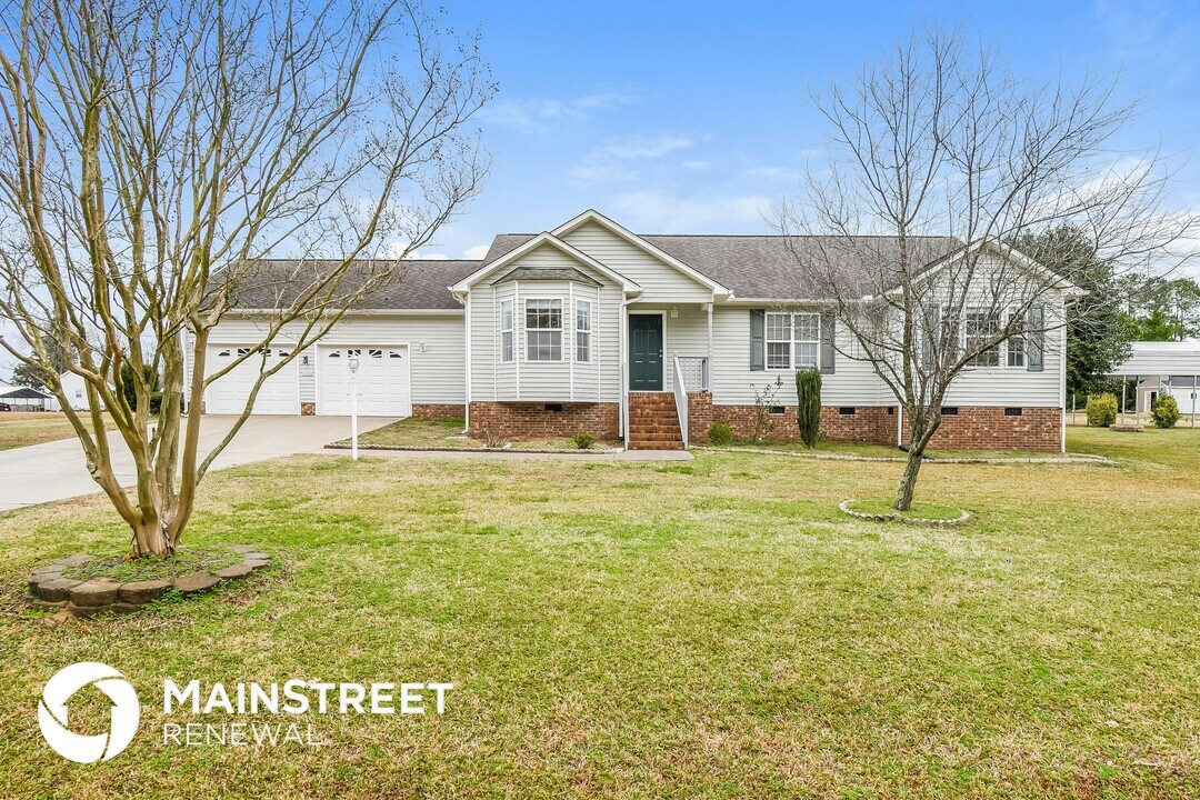 151 Saleen Dr in Willow Spring, NC - Building Photo
