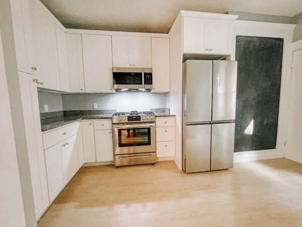 821 E 2nd St in Boston, MA - Building Photo