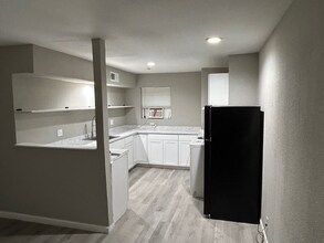 1825 Bayou Rd in La Marque, TX - Building Photo - Building Photo