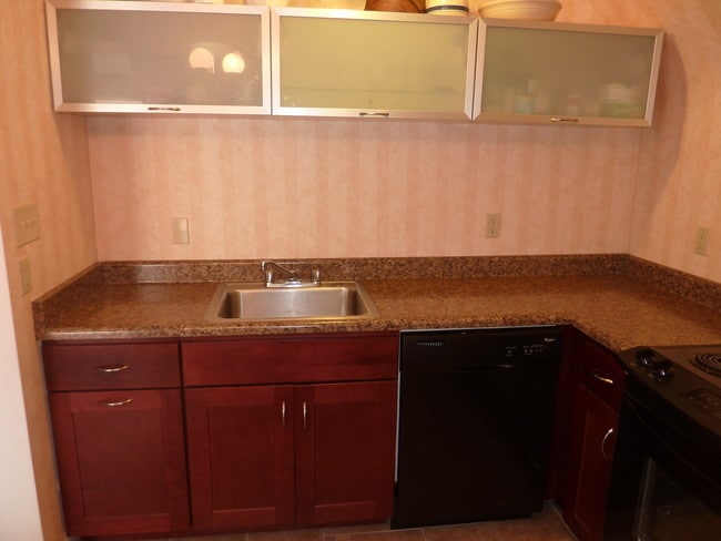 749 S Millvale Ave in Pittsburgh, PA - Foto de edificio - Building Photo