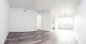 5 S Big Bend Blvd in St. Louis, MO - Building Photo