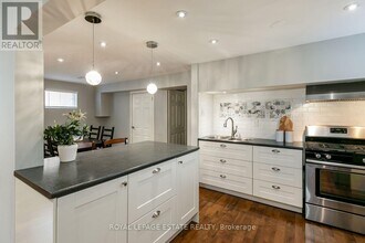 18 Jacob Dr in Whitby, ON - Building Photo - Building Photo