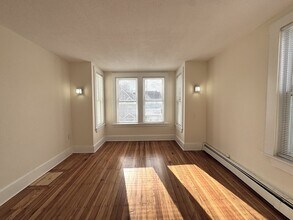 405 Ferry St in Everett, MA - Building Photo - Building Photo