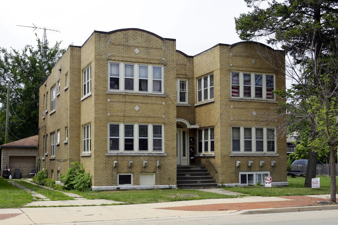 706 Plainfield Rd in Joliet, IL - Foto de edificio