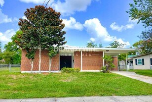 3916 Bogata Dr N in Jacksonville, FL - Building Photo