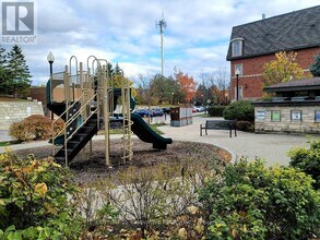 320 John St. in Markham, ON - Building Photo - Building Photo