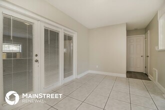 215 Lochmond Dr in Fern Park, FL - Building Photo - Building Photo
