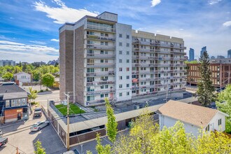 WINS - Hillhurst in Calgary, AB - Building Photo - Building Photo
