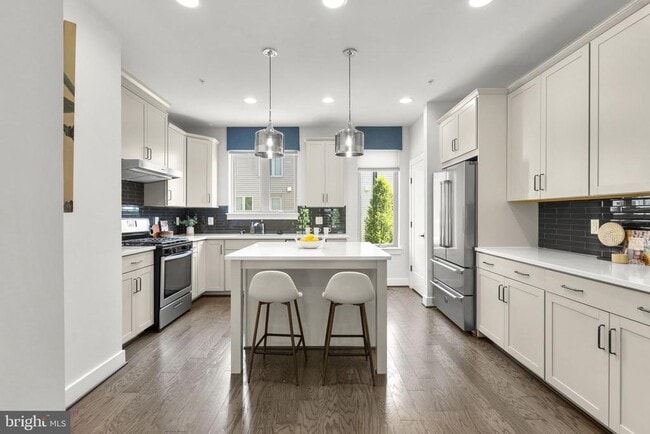 property at 820 Thompson Cres