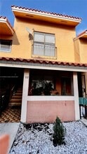 2760 W 61st Pl in Hialeah, FL - Building Photo - Building Photo