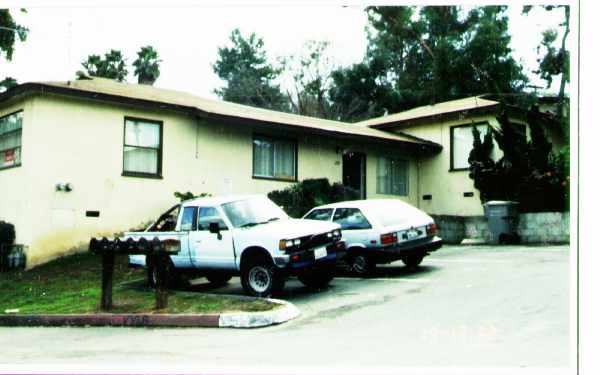 336-340 Lado de Loma in Vista, CA - Building Photo - Building Photo