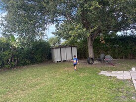 14799 SW 71st Ln in Miami, FL - Building Photo