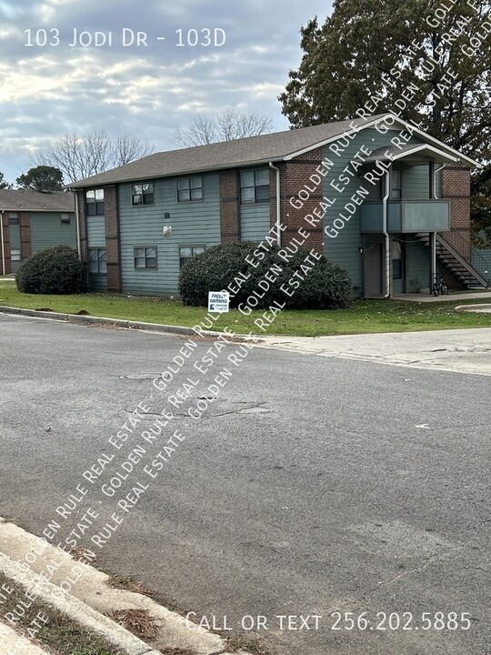 103 Jodi Dr in Madison, AL - Foto de edificio