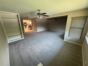 3733 Gene Ln in Fort Worth, TX - Foto de edificio - Building Photo