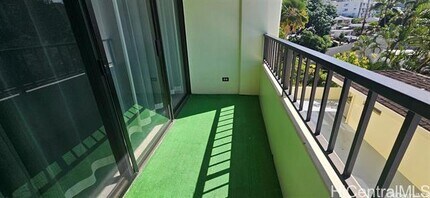 1054 Green St in Honolulu, HI - Building Photo - Building Photo