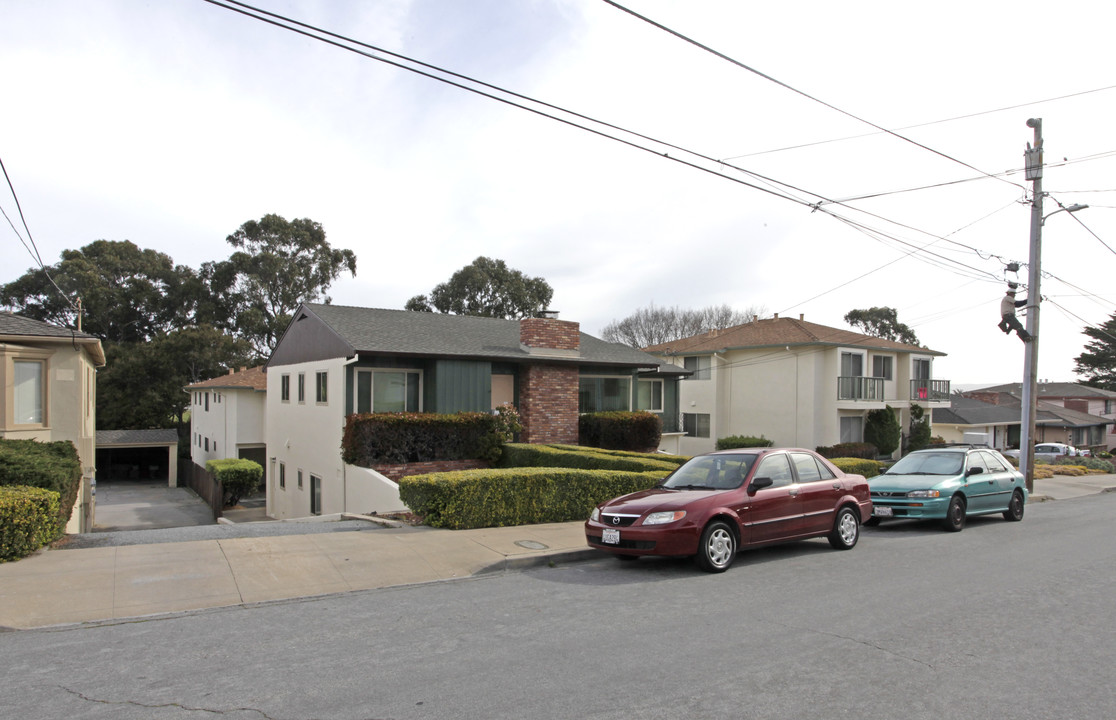 122 Seeno St in Monterey, CA - Building Photo