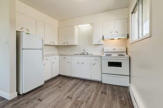 Dickson Apartments in Wetaskiwin, AB - Building Photo - Building Photo