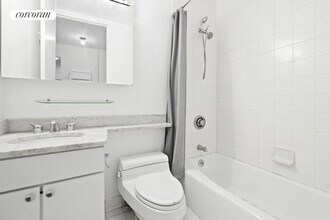 393 W 49th St in New York, NY - Building Photo - Building Photo