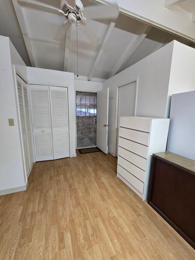 3210 Lower Rd, Unit r057 in Honolulu, HI - Building Photo - Building Photo