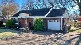 2102 Avalon Dr in Nashville, TN - Building Photo