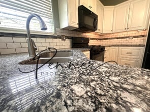616 SE Athens Dr in Lee's Summit, MO - Building Photo - Building Photo