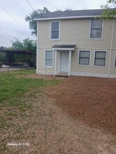 312 S Pumphrey St in Edna, TX - Building Photo - Building Photo