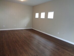 432 York Dale Dr in Ruskin, FL - Foto de edificio - Building Photo