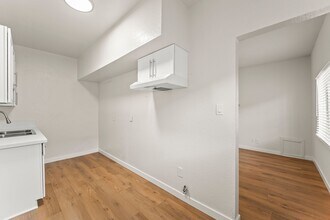 182 W Vernon Ave in Los Angeles, CA - Building Photo - Building Photo