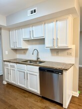 2342 Old Kings Ct in Schaumburg, IL - Building Photo - Building Photo