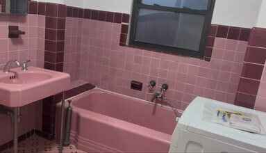 6407 Exeter St in Queens, NY - Building Photo - Building Photo