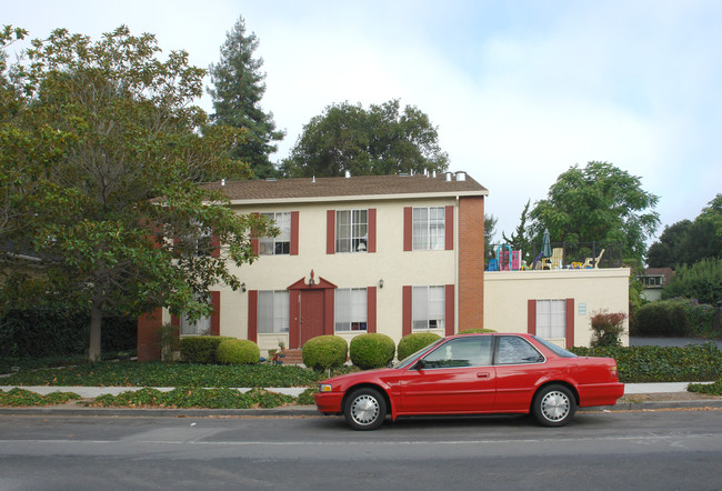 425-443 Addison Avenue in Palo Alto, CA - Foto de edificio - Building Photo