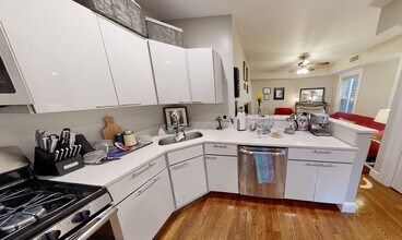 161 Hampshire St, Unit 1T in Cambridge, MA - Building Photo - Building Photo