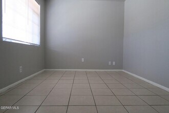 4023 Thomason Ave in El Paso, TX - Building Photo - Building Photo