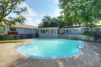 Windbury Apartments in San Antonio, TX - Foto de edificio - Building Photo